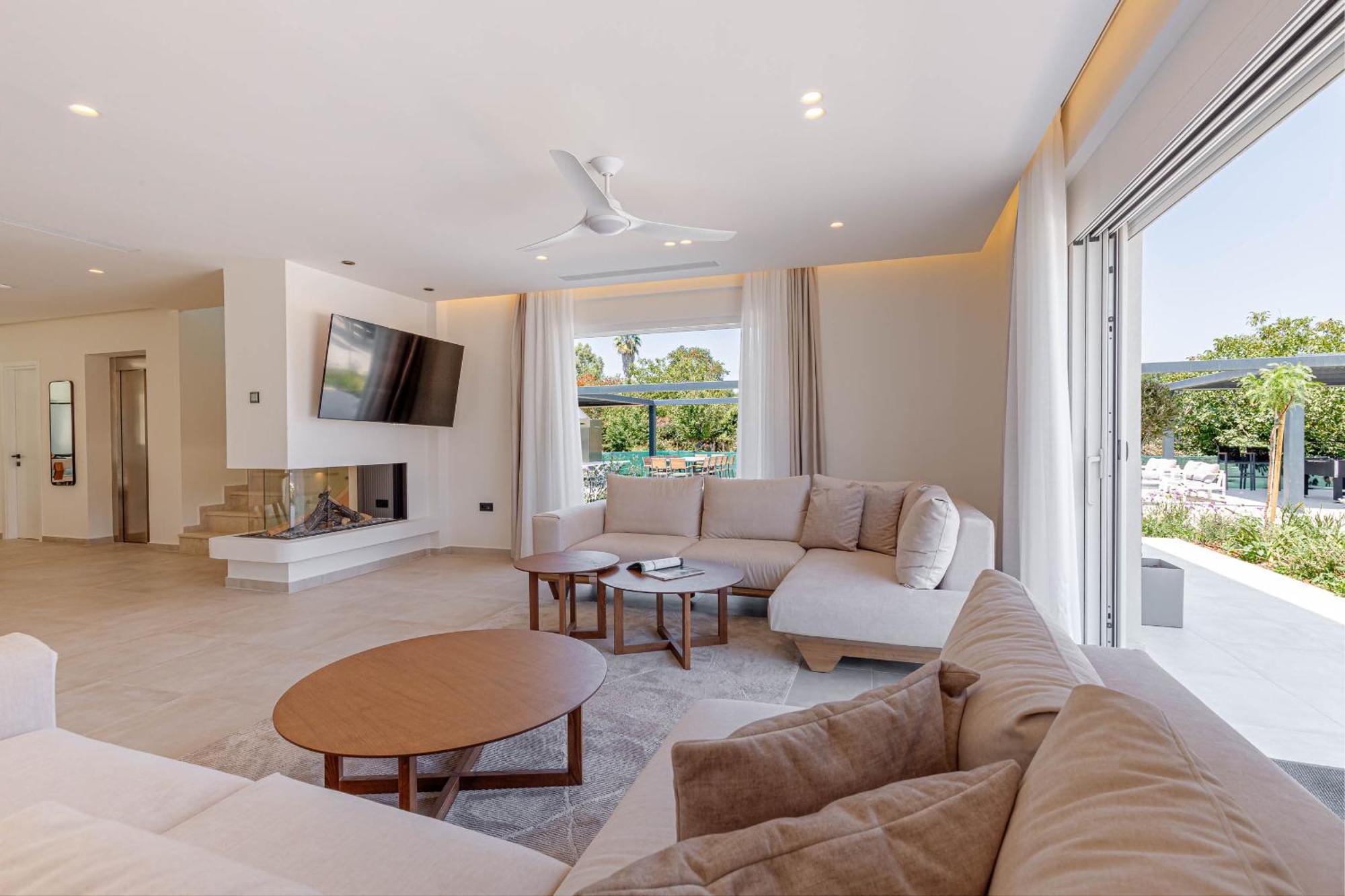 Luxury Rika Corfu- 5 Bedrooms With Pool Villa