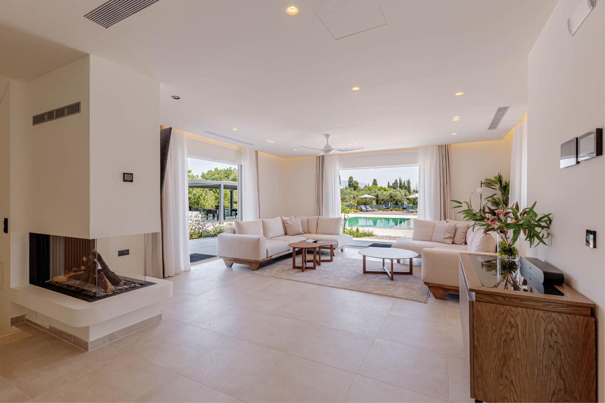 Villa Luxury Rika Corfu- 5 Bedrooms With Pool