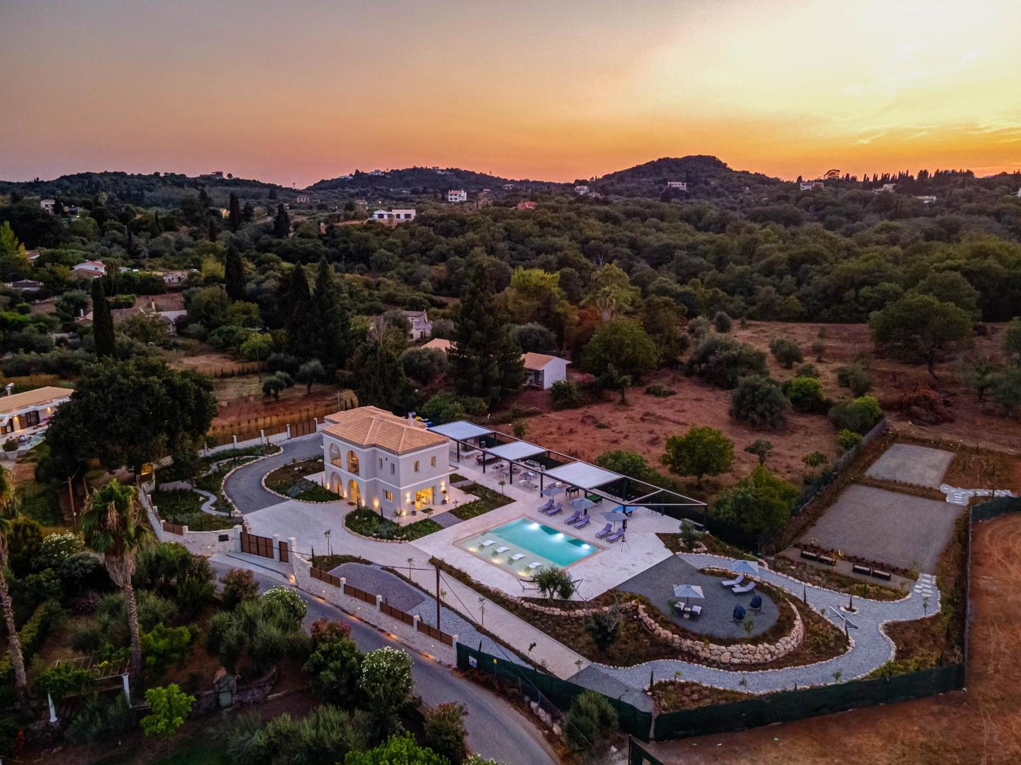 Luxury Rika Corfu- 5 Bedrooms With Pool Villa Gouvia