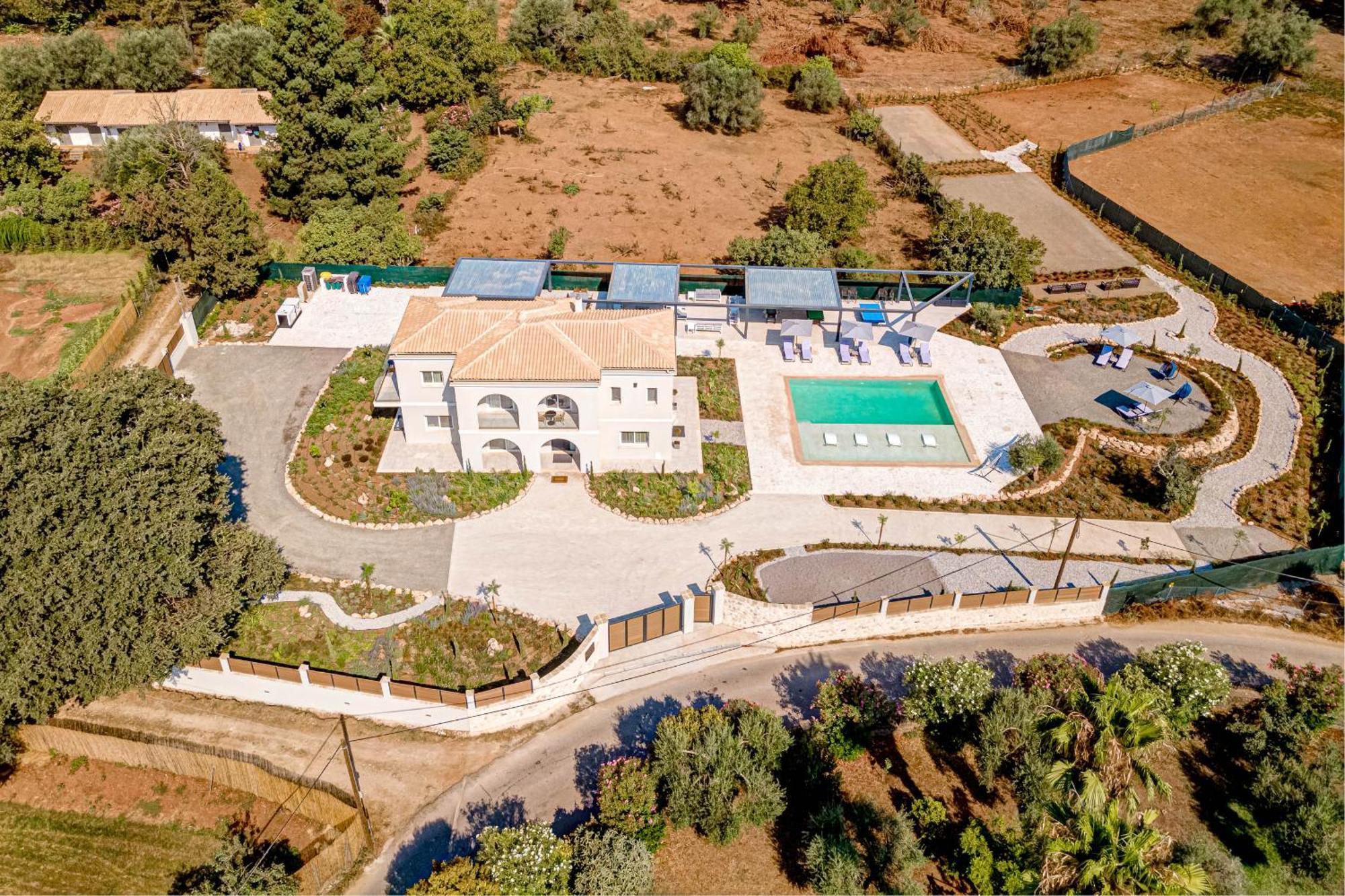 Luxury Rika Corfu- 5 Bedrooms With Pool *
