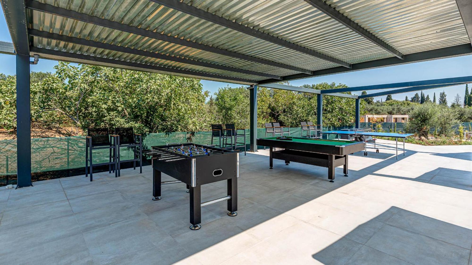 Luxury Rika Corfu- 5 Bedrooms With Pool
