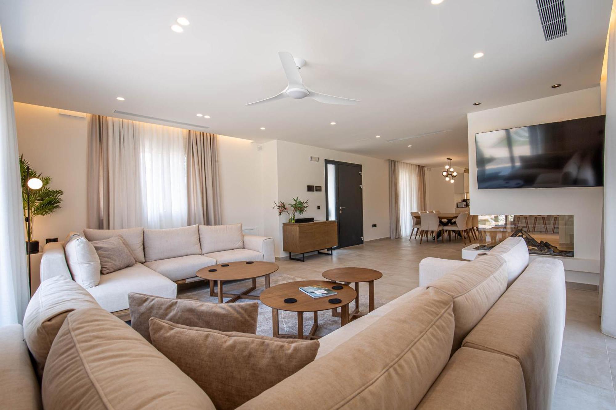 Luxury Rika Corfu- 5 Bedrooms With Pool Villa