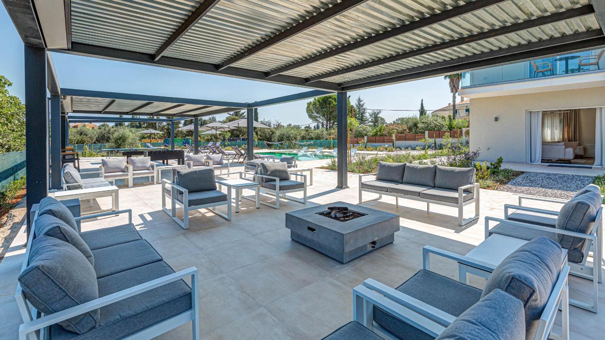 Villa Luxury Rika Corfu- 5 Bedrooms With Pool