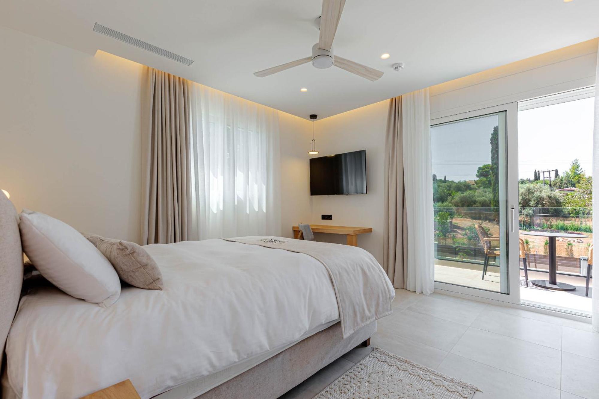 Luxury Rika Corfu- 5 Bedrooms With Pool
