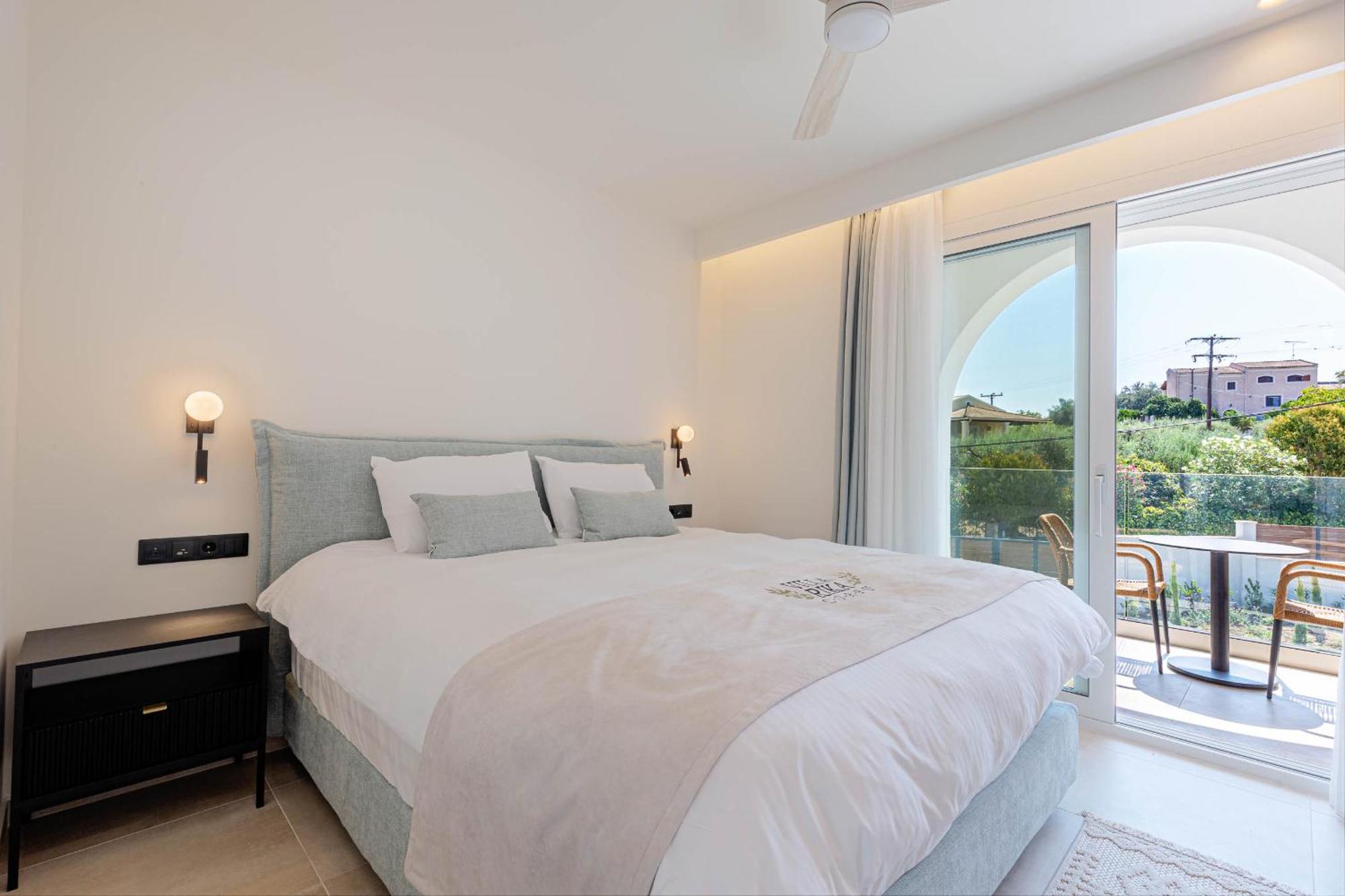 Villa Luxury Rika Corfu- 5 Bedrooms With Pool