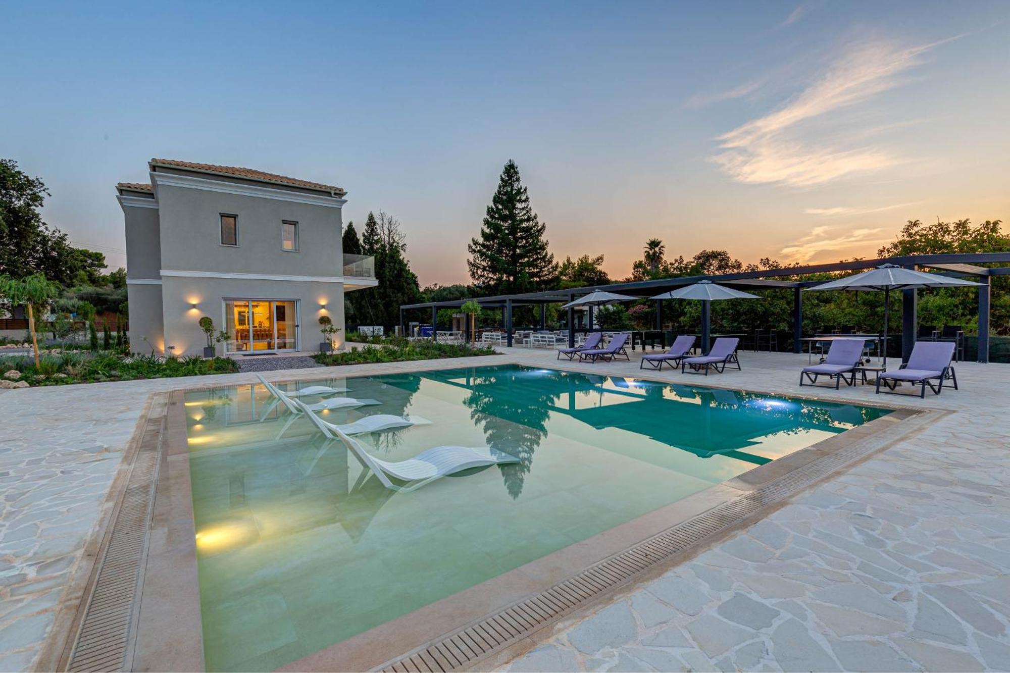 Luxury Rika Corfu- 5 Bedrooms With Pool Villa *