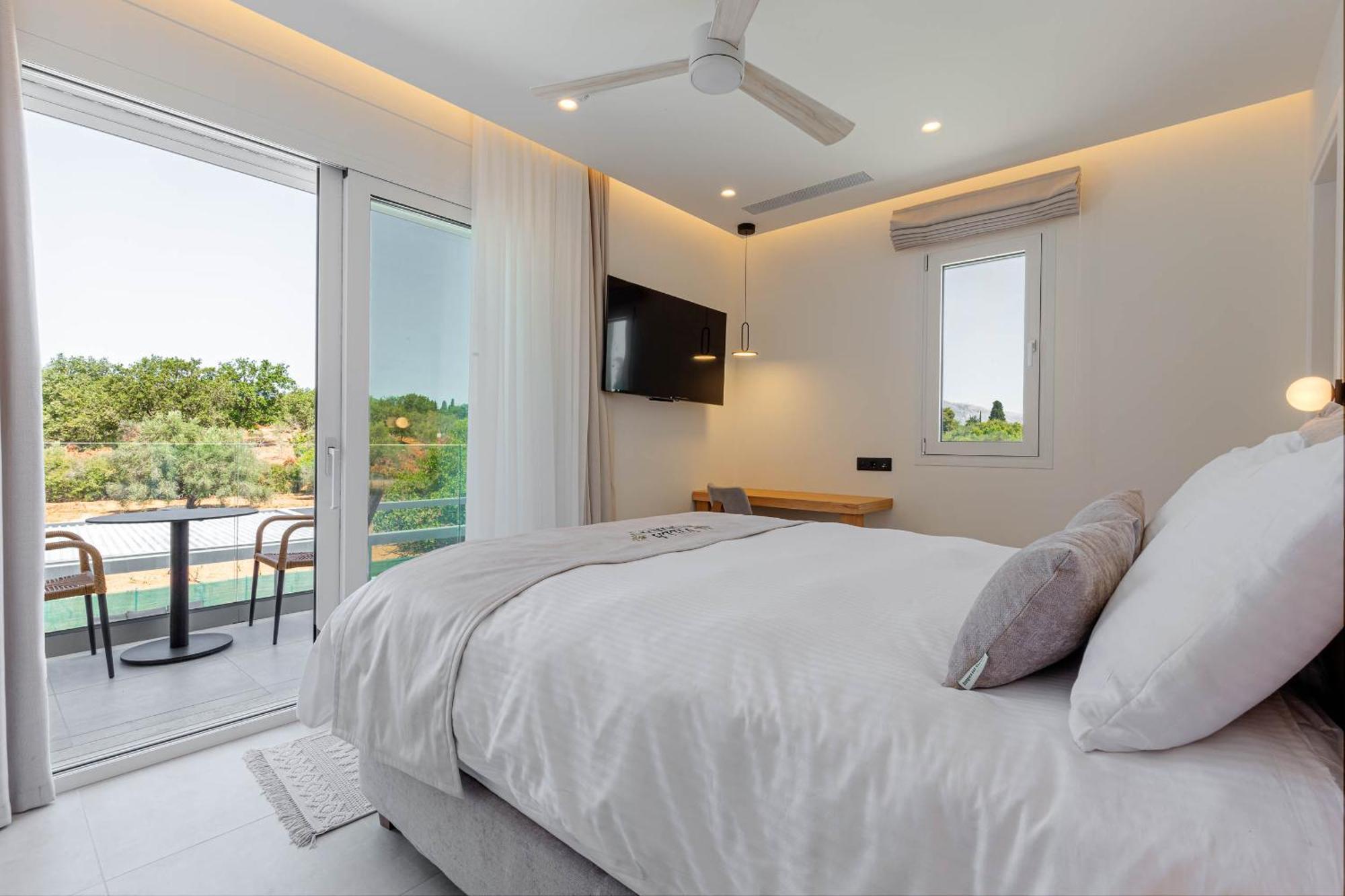 Villa Luxury Rika Corfu- 5 Bedrooms With Pool *